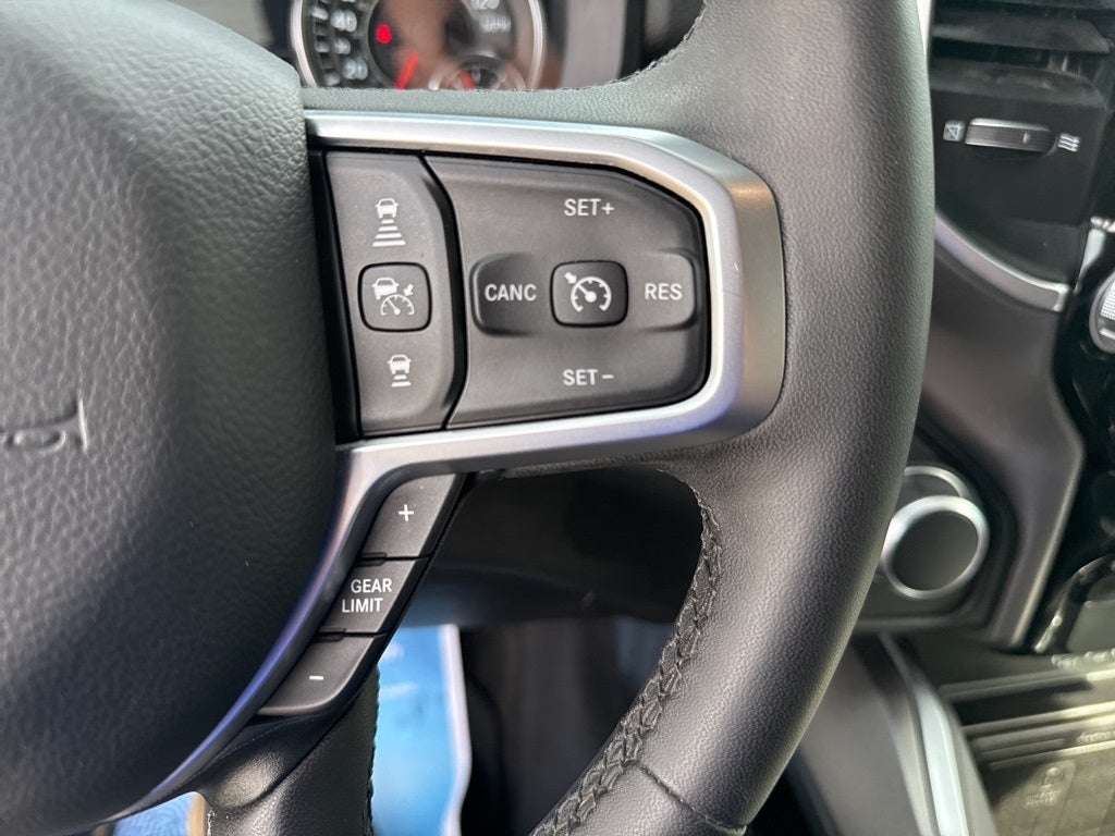 2025 RAM 1500 Big Horn Crew Cab 4x4 5'7' Box