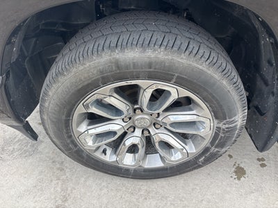 2022 RAM 1500 Laramie Crew Cab 4x4 5'7' Box