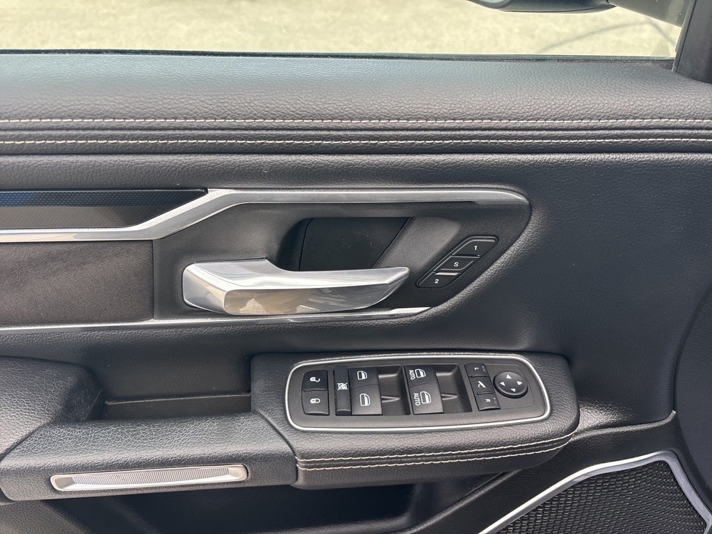 2022 RAM 1500 Laramie Crew Cab 4x4 5'7' Box