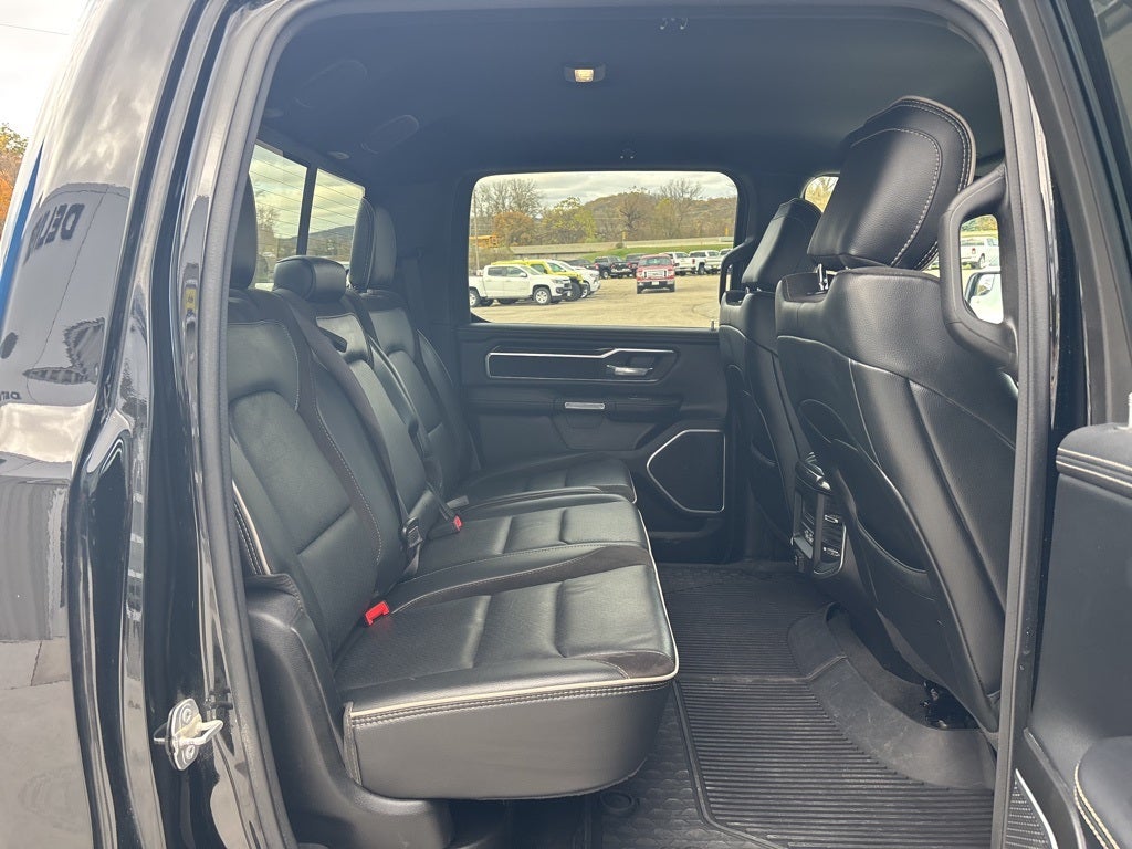 2022 RAM 1500 Laramie Crew Cab 4x4 5'7' Box