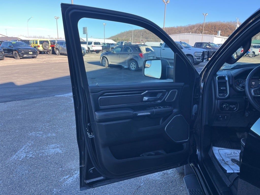 2024 RAM 1500 Laramie Crew Cab 4x4 5'7' Box