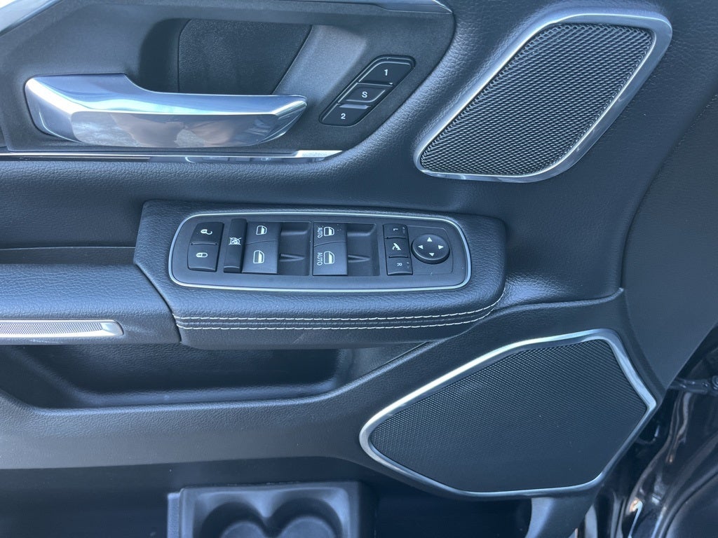 2024 RAM 1500 Laramie Crew Cab 4x4 5'7' Box