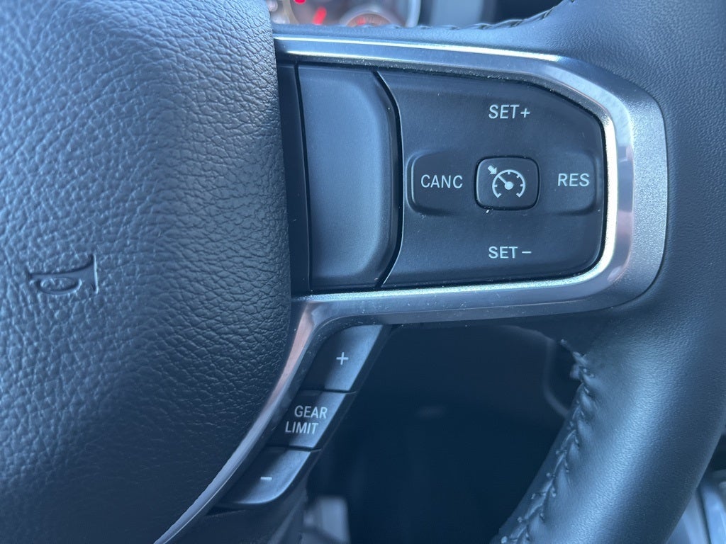 2024 RAM 1500 Laramie Crew Cab 4x4 5'7' Box