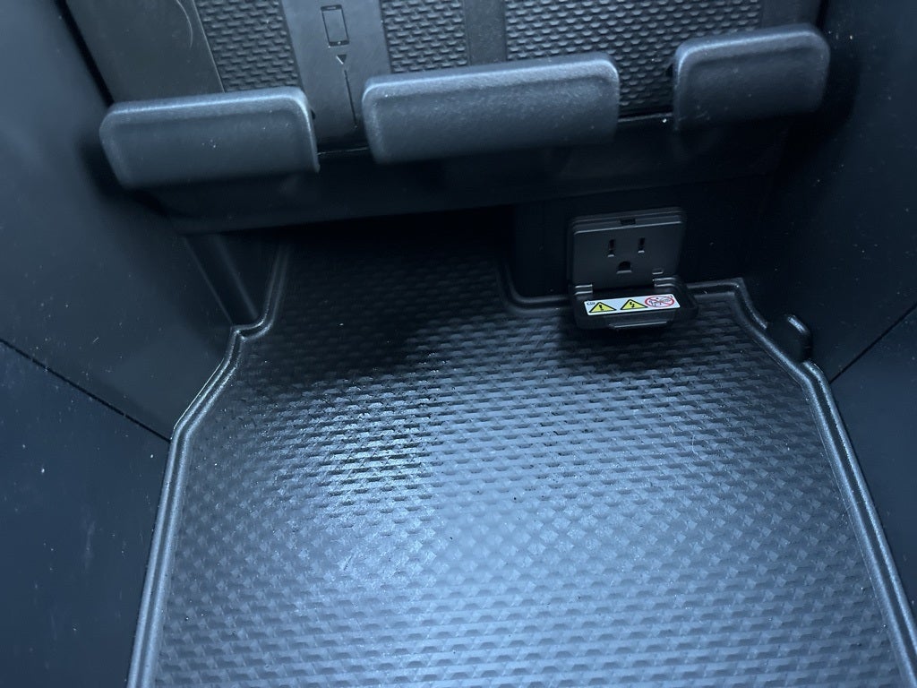 2024 RAM 1500 Laramie Crew Cab 4x4 5'7' Box