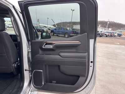 2022 Chevrolet Silverado 1500 4WD Crew Cab Standard Bed LT