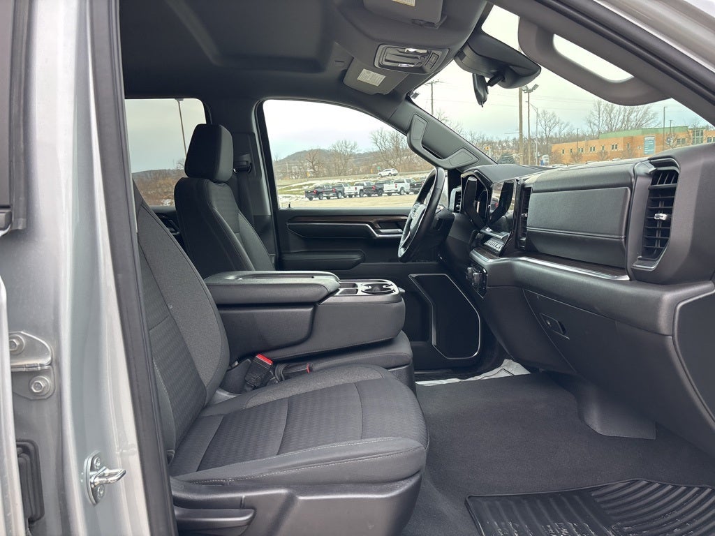 2022 Chevrolet Silverado 1500 4WD Crew Cab Standard Bed LT