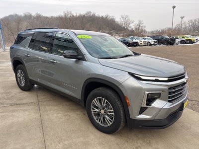 2025 Chevrolet Traverse AWD LT