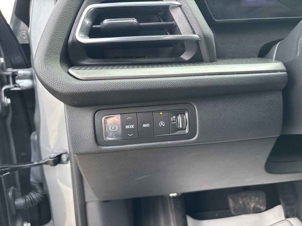 2025 Chevrolet Traverse AWD LT