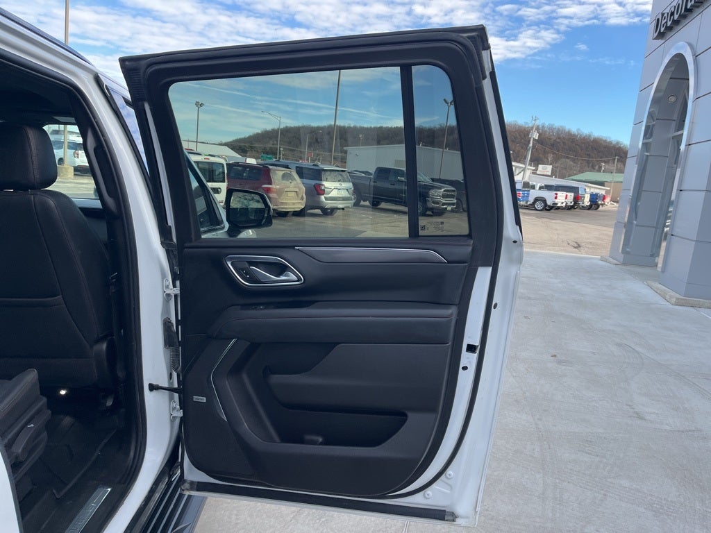 2023 Chevrolet Suburban 4WD RST