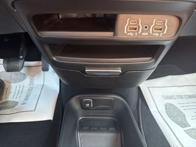 2025 Chrysler Voyager LX