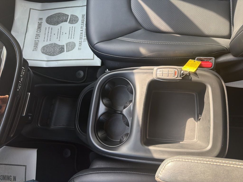 2025 Chrysler Voyager LX