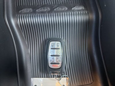 2025 Chrysler Voyager LX