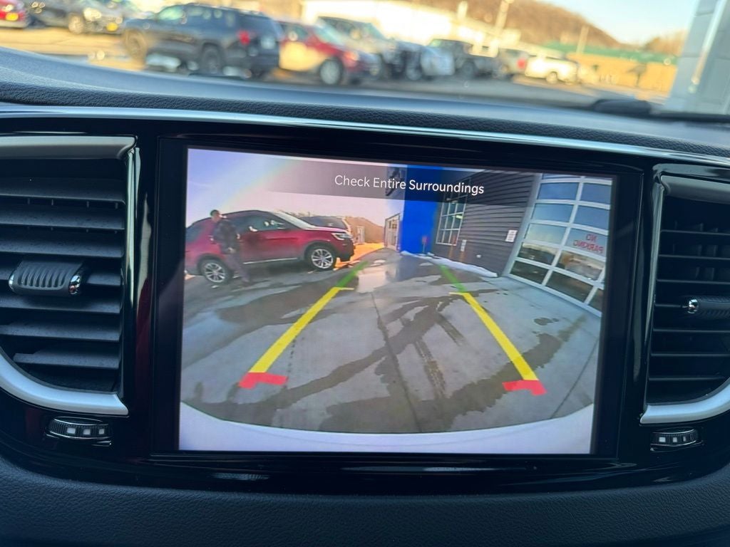 2025 Chrysler Voyager LX