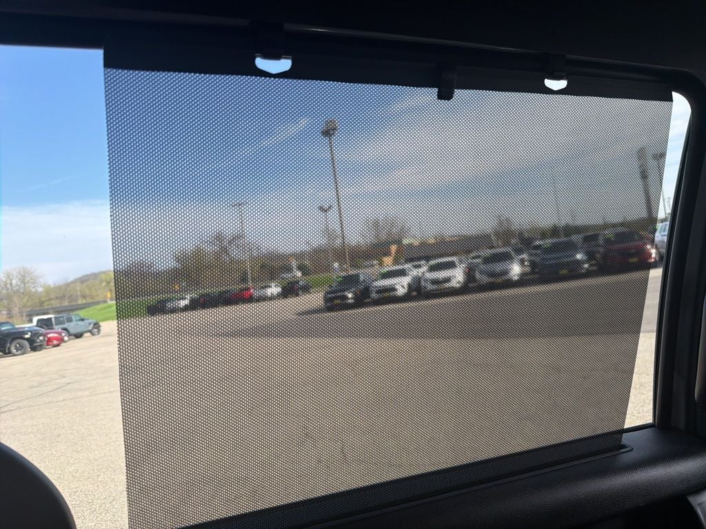 2025 Chrysler Voyager LX