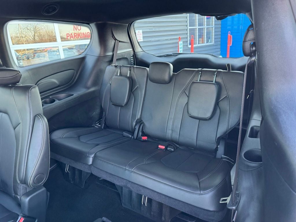 2025 Chrysler Voyager LX