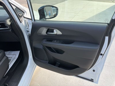 2025 Chrysler Voyager LX