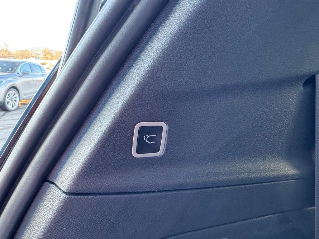 2025 Chrysler Voyager LX