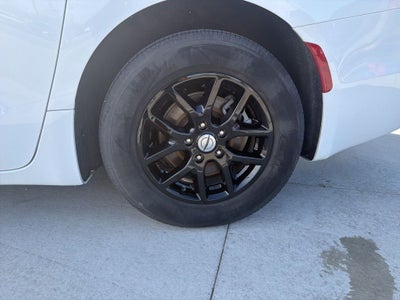 2025 Chrysler Voyager LX