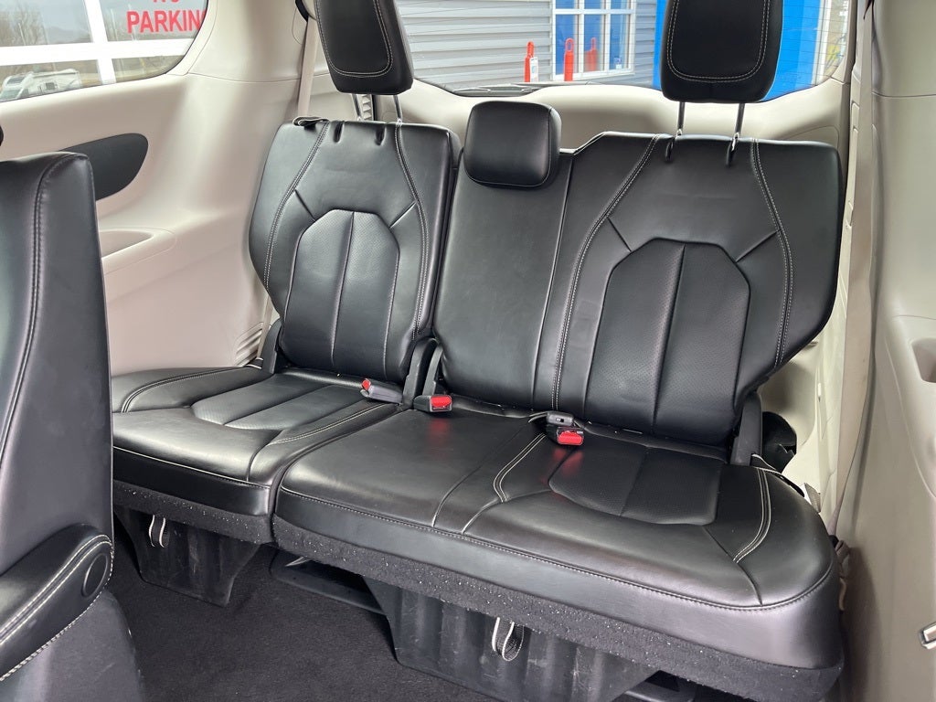 2023 Chrysler Pacifica Hybrid Touring L