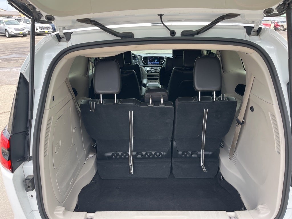 2023 Chrysler Pacifica Hybrid Touring L