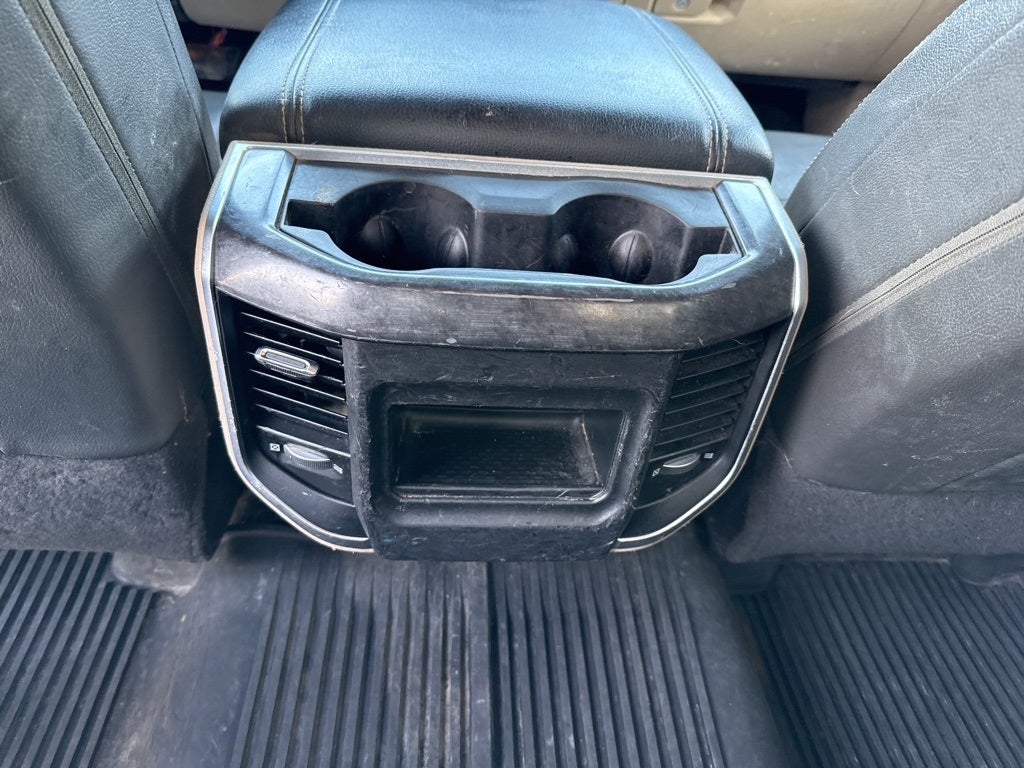 2020 RAM 3500 Big Horn Crew Cab 4x4 8' Box