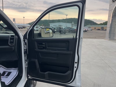 2022 RAM 2500 Tradesman Crew Cab 4x4 6'4' Box