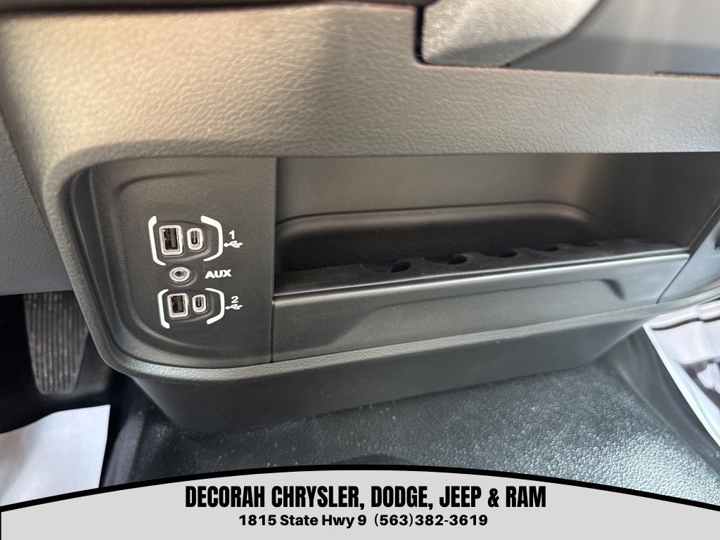 2024 RAM 5500 Chassis Tradesman/SLT