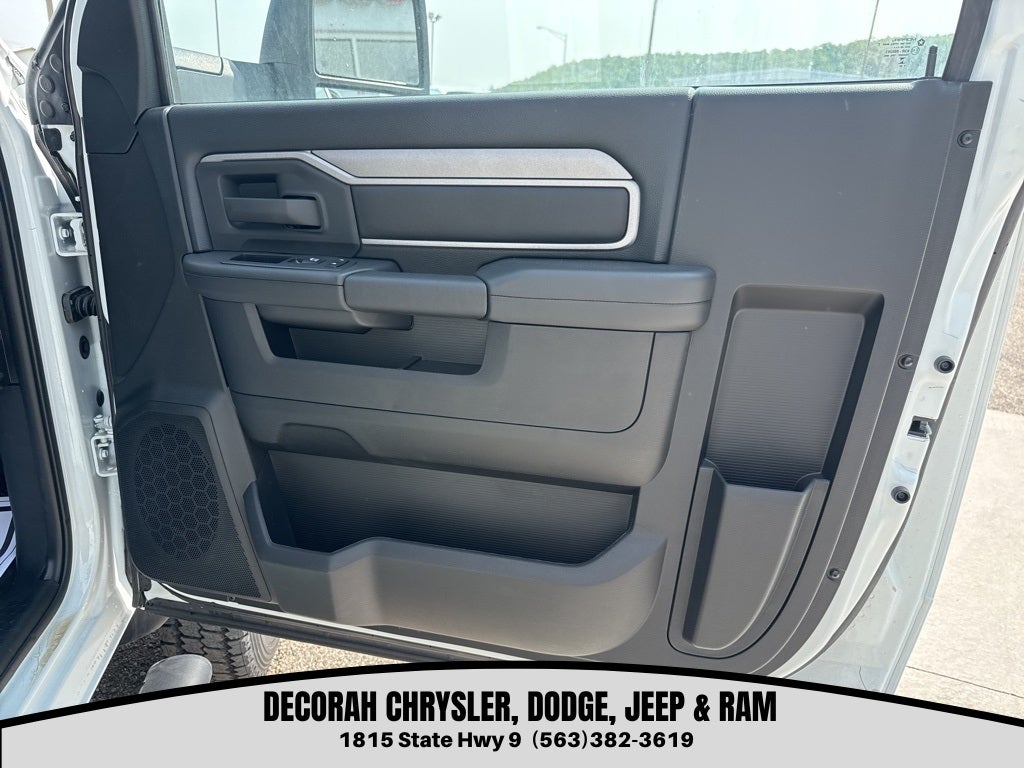 2024 RAM 5500 Chassis Tradesman/SLT