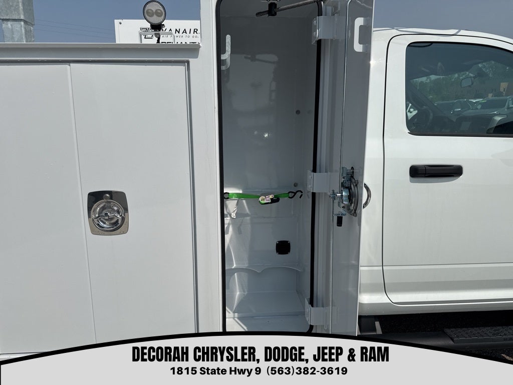 2024 RAM 5500 Chassis Tradesman/SLT