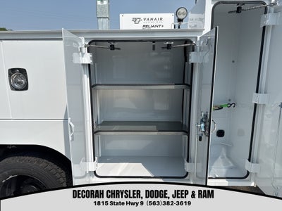 2024 RAM 5500 Chassis Tradesman/SLT