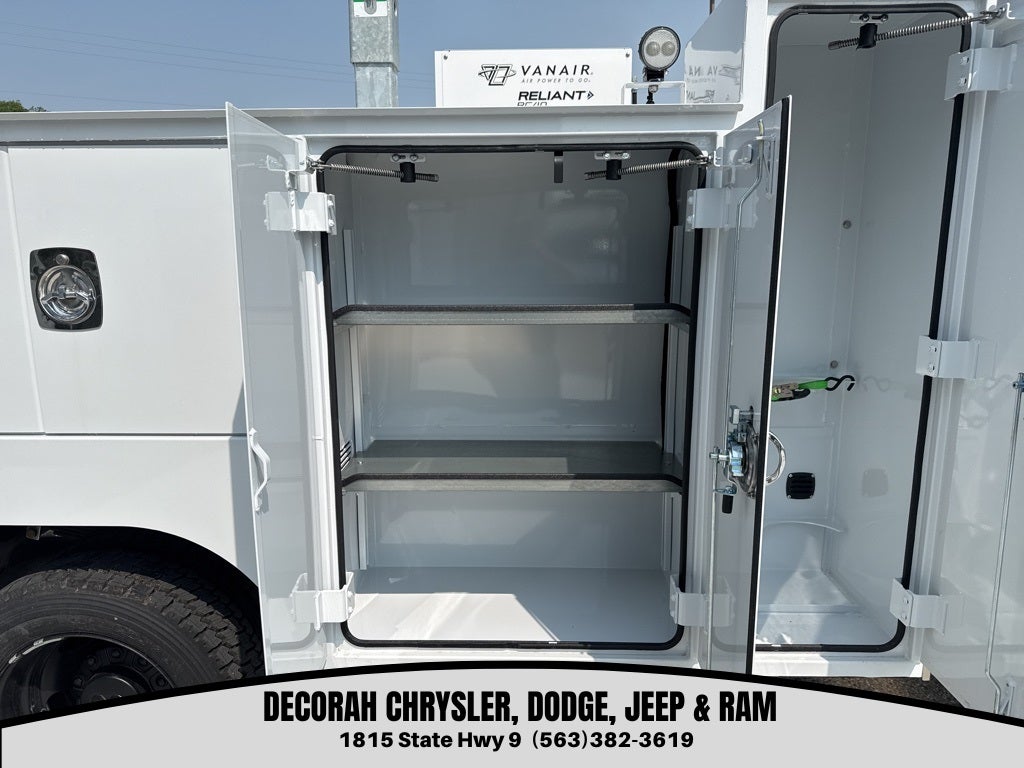 2024 RAM 5500 Chassis Tradesman/SLT