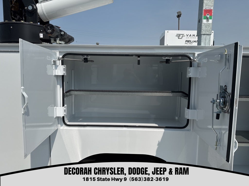 2024 RAM 5500 Chassis Tradesman/SLT