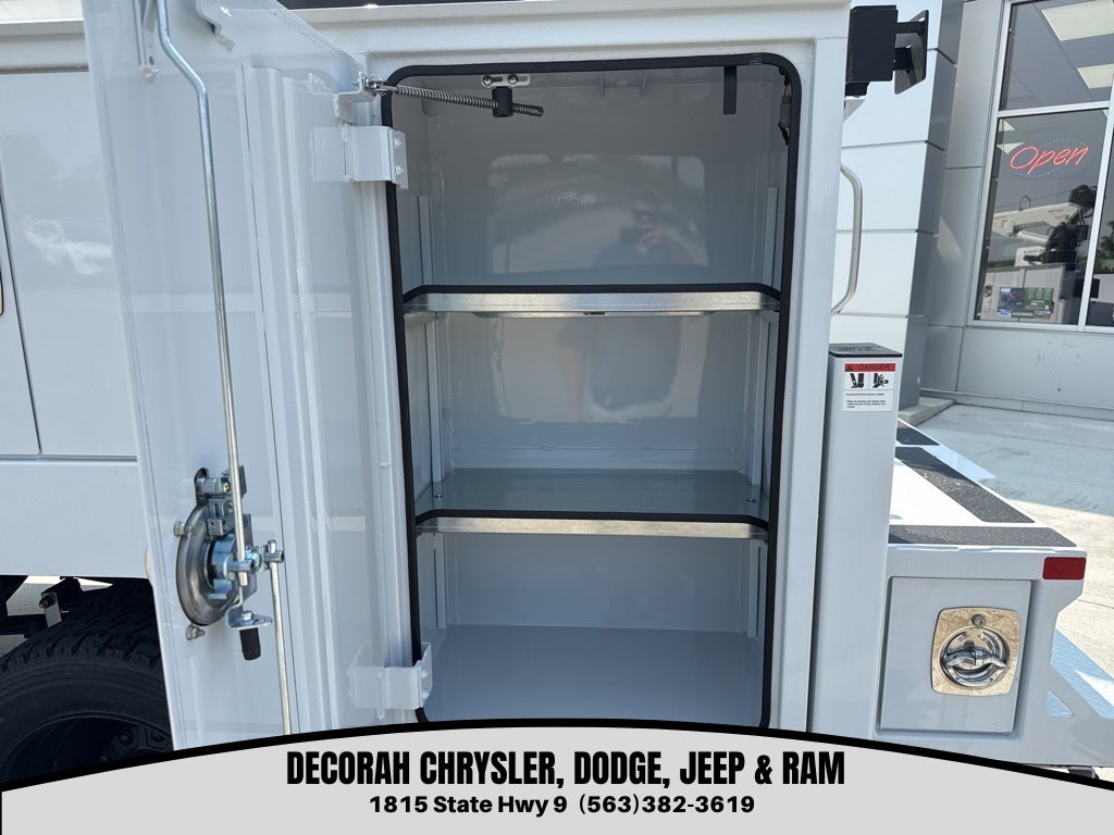 2024 RAM 5500 Chassis Tradesman/SLT