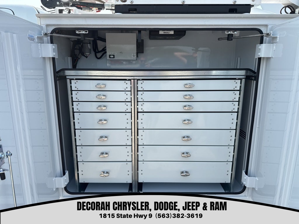 2024 RAM 5500 Chassis Tradesman/SLT