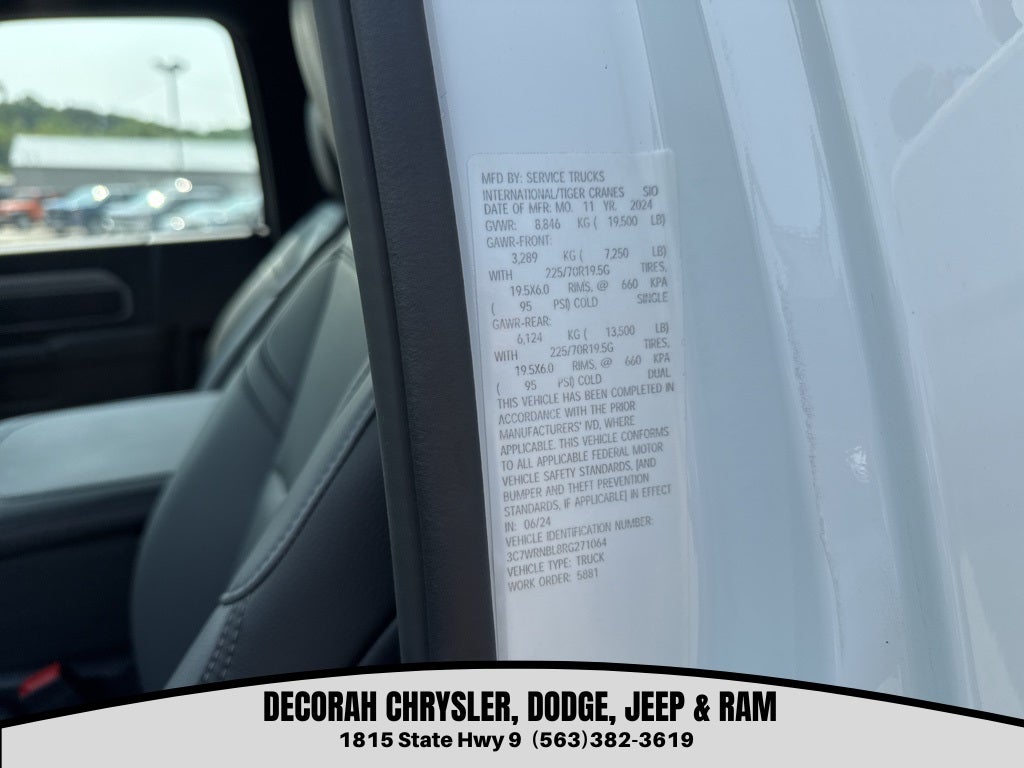 2024 RAM 5500 Chassis Tradesman/SLT