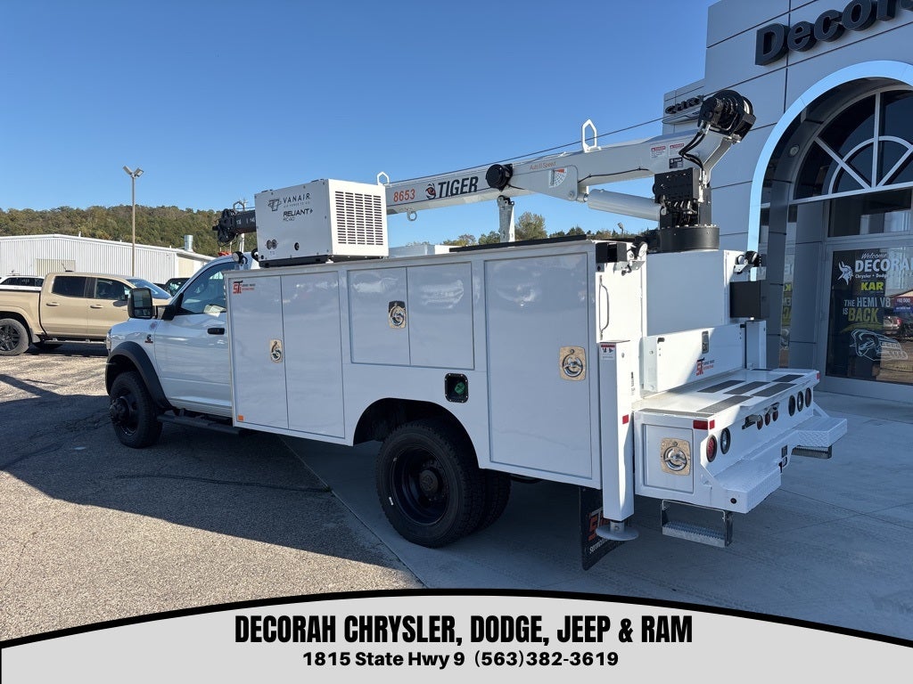 2024 RAM 5500 Chassis Tradesman/SLT