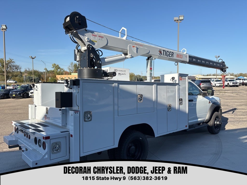 2024 RAM 5500 Chassis Tradesman/SLT