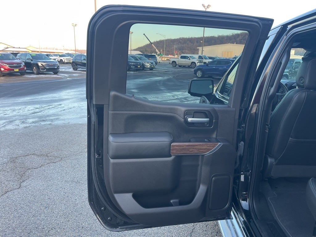 2021 Chevrolet Silverado 1500 4WD Crew Cab Short Bed High Country