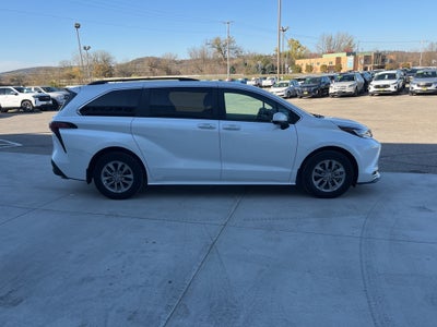 2022 Toyota Sienna XLE