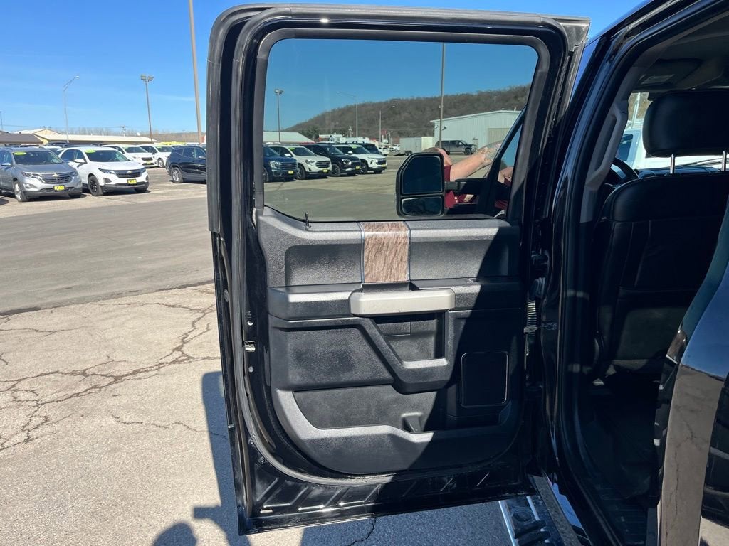 2017 Ford Super Duty F-250 SRW Lariat