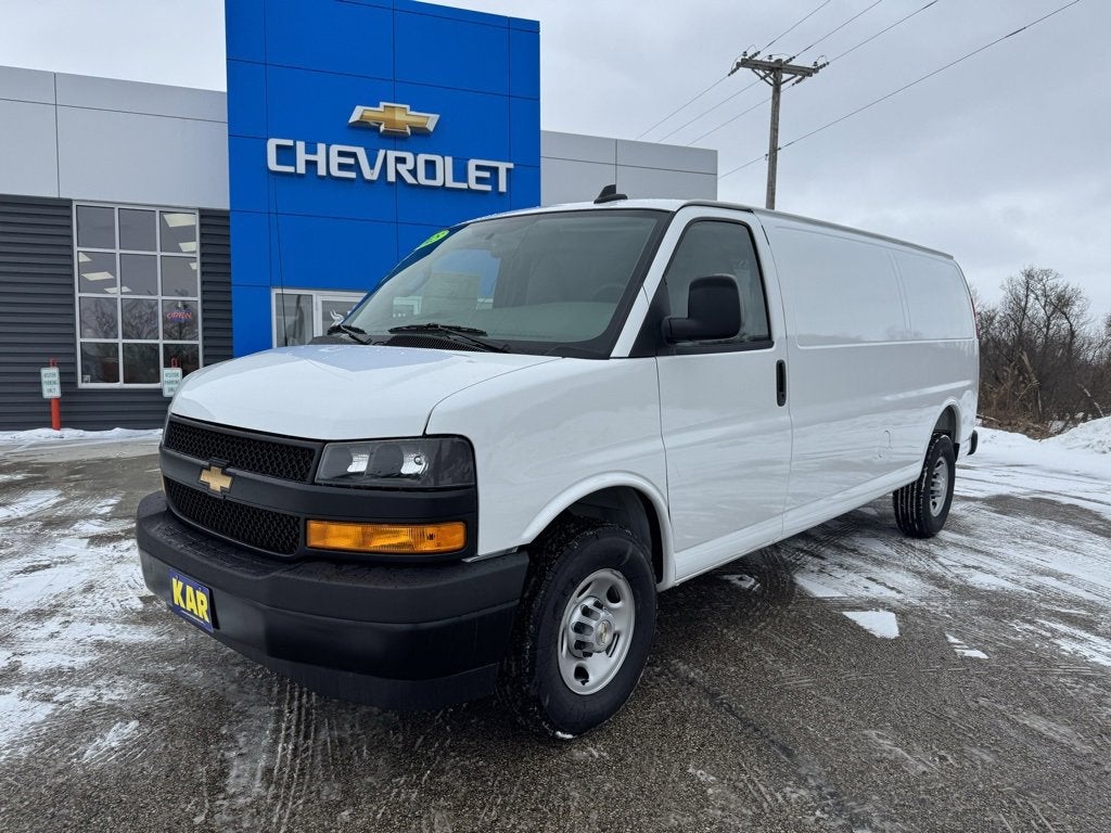 2025 Chevrolet Express Cargo 3500 WT