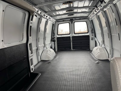 2025 Chevrolet Express Cargo 3500 WT