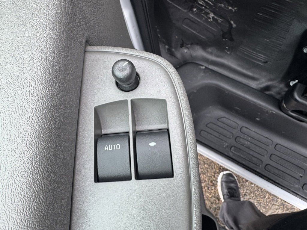 2025 Chevrolet Express Cargo 3500 WT