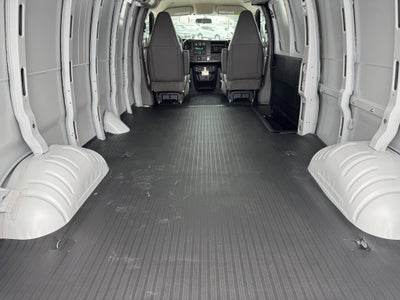 2025 Chevrolet Express Cargo 3500 WT