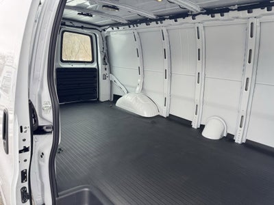 2025 Chevrolet Express Cargo 3500 WT