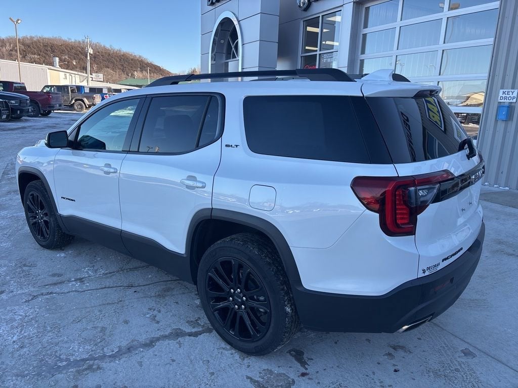 2023 GMC Acadia SLT