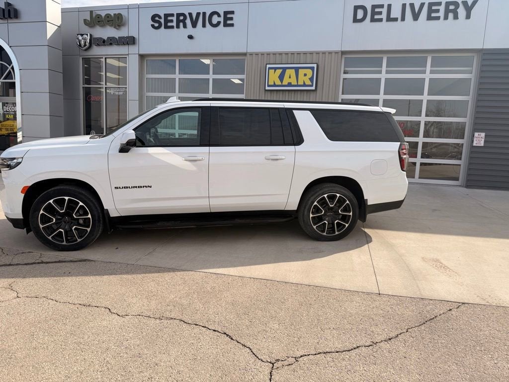 2023 Chevrolet Suburban RST