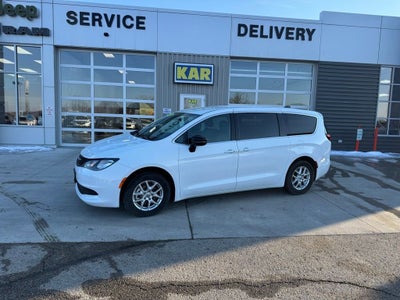 2025 Chrysler Voyager LX