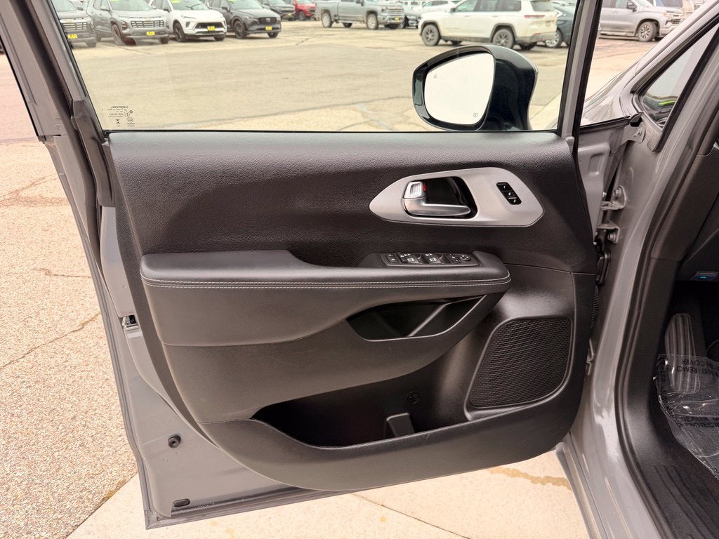 2025 Chrysler Pacifica Limited