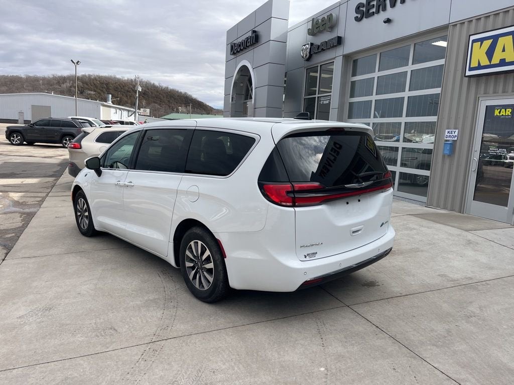 2023 Chrysler Pacifica Hybrid Touring L